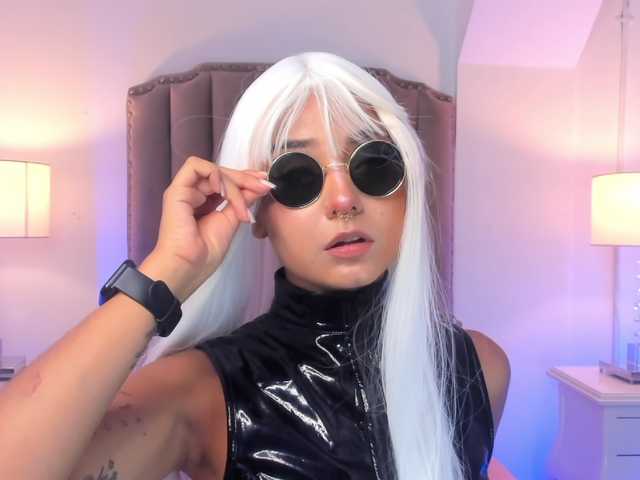 Live sex webcam photo for Emma-Torres1 #290381315