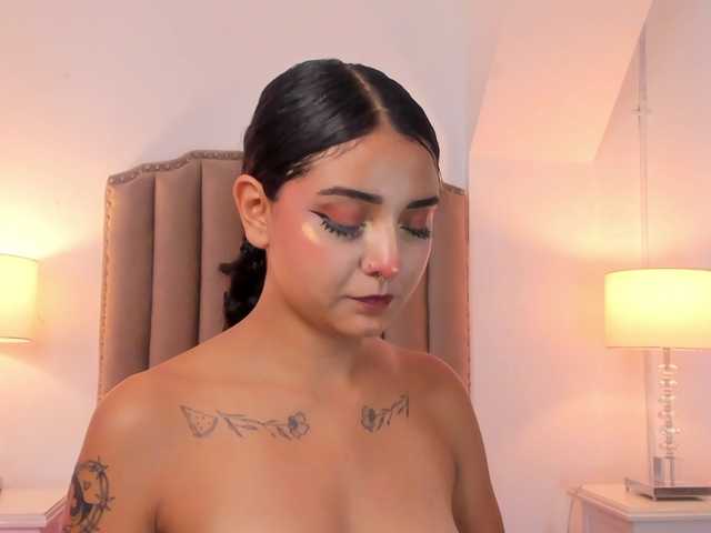 Live sex webcam photo for Emma-Torres1 #290613925