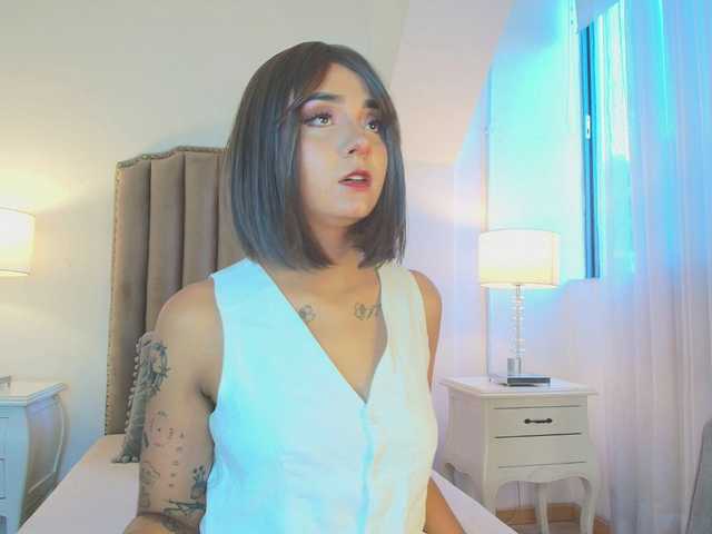 Live sex webcam photo for Emma-Torres1 #290882422