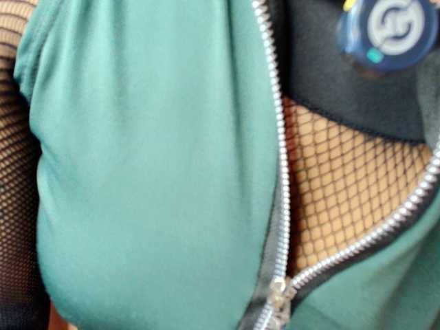 Live sex webcam photo for Emma-Torres1 #290950878