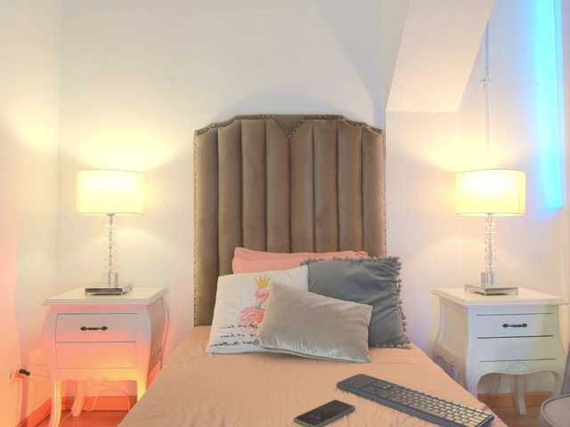 Live sex webcam photo for Emma-Torres1 #291184464