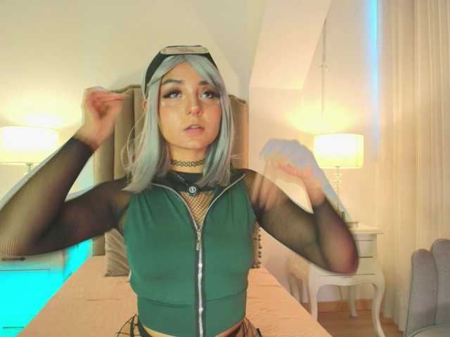 Live sex webcam photo for Emma-Torres1 #291318367