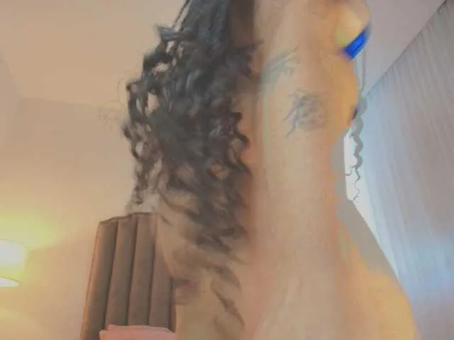 Live sex webcam photo for Emma-Torres1 #292255916