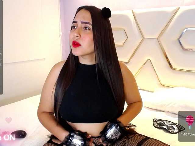 Live sex webcam photo for Emma-Williiams #276605689