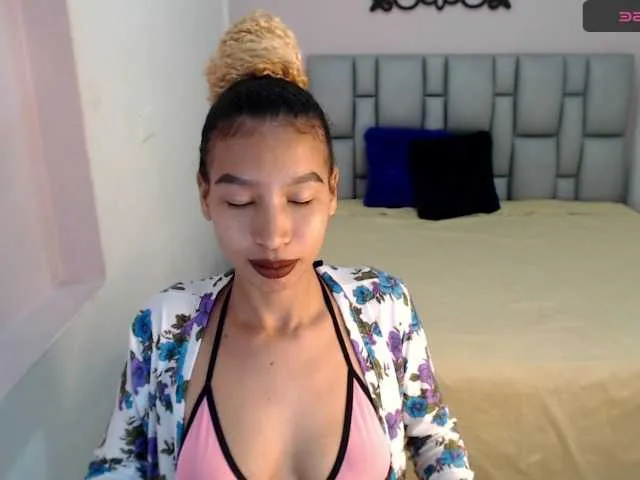 Live sex webcam photo for Emma-rush #276630570