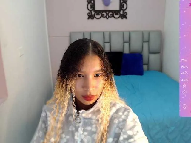 Live sex webcam photo for Emma-rush #276656411