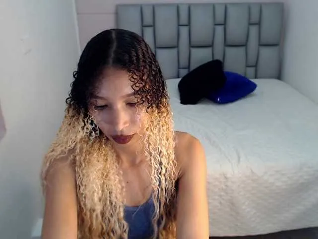 Live sex webcam photo for Emma-rush #276705910