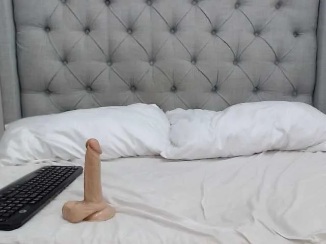 Live sex webcam photo for Emma-sweet69 #273888596