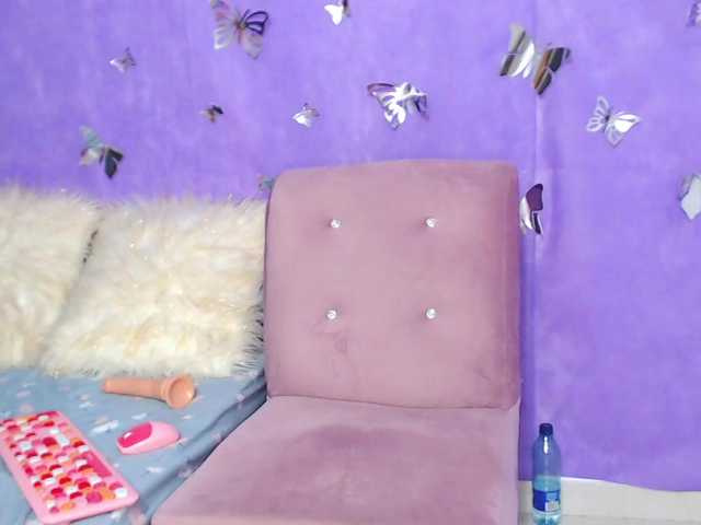 Live sex webcam photo for Emma-white #273960203