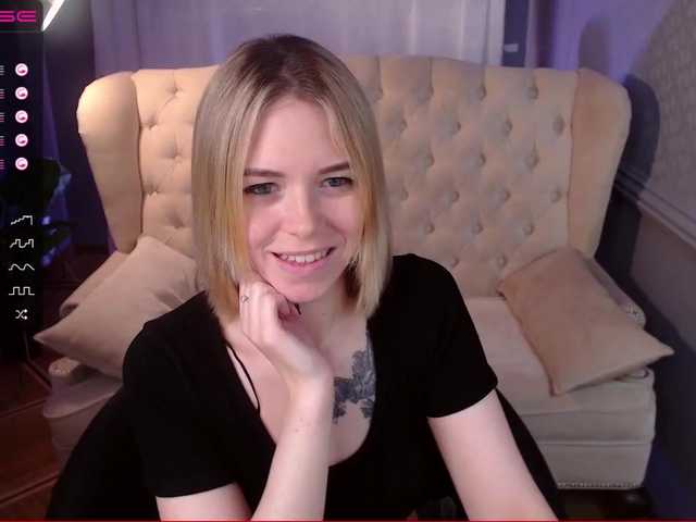 Live sex webcam photo for EmmaBryan #273417717