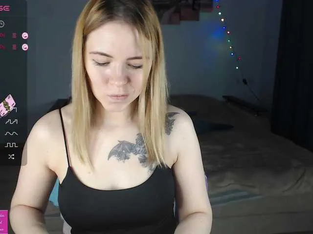 Live sex webcam photo for EmmaBryan #277850066