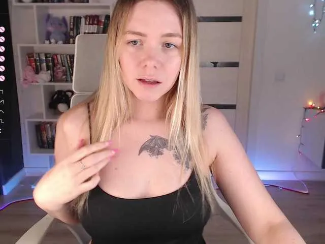 Live sex webcam photo for EmmaBryan #291059260