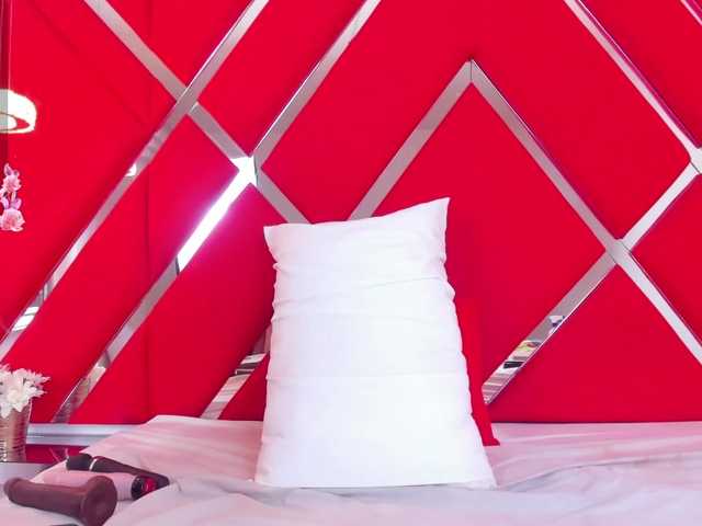 Live sex webcam photo for EmmaCollson #278288795