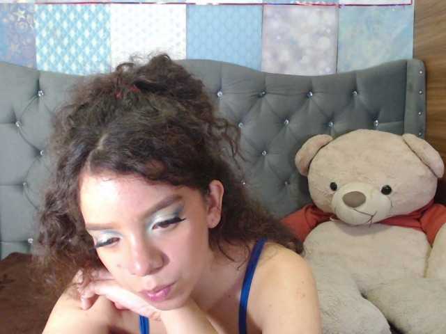 Live sex webcam photo for EmmaCowperr #288075074