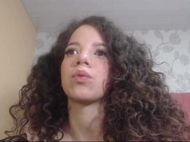 Live sex webcam photo for EmmaCowperr #289742409