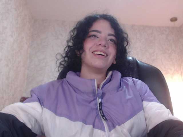 Live sex webcam photo for EmmaCowperr #290271504