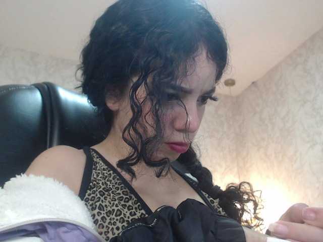 Live sex webcam photo for EmmaCowperr #290296653