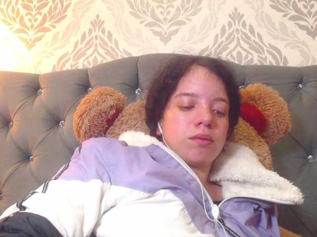 Live sex webcam photo for EmmaCowperr #290575952