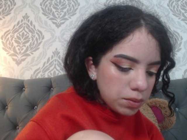 Live sex webcam photo for EmmaCowperr #290636866