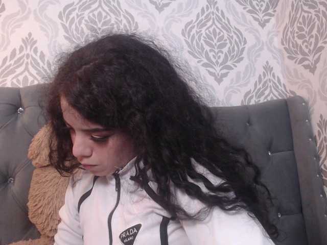 Live sex webcam photo for EmmaCowperr #290670492