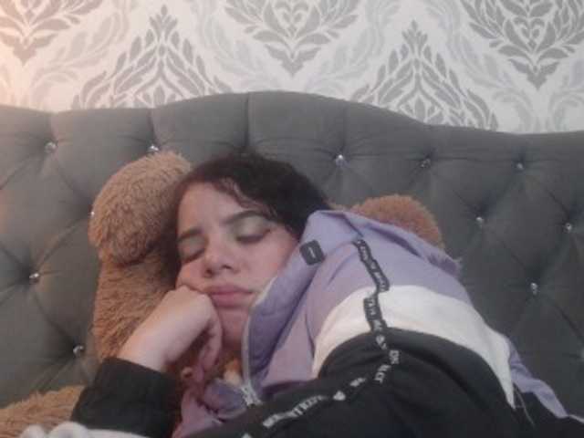 Live sex webcam photo for EmmaCowperr #290718410