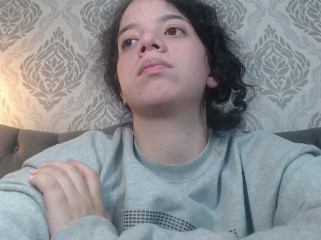 Live sex webcam photo for EmmaCowperr #290734921