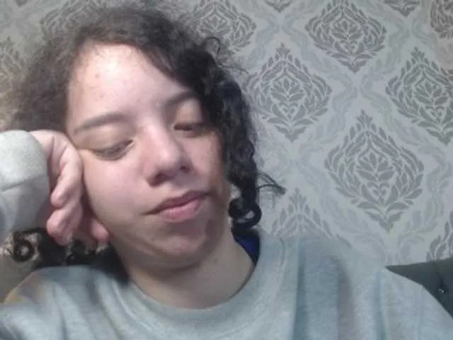 Live sex webcam photo for EmmaCowperr #290739401