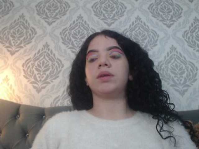 Live sex webcam photo for EmmaCowperr #290771818