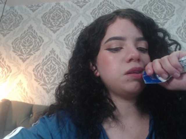 Live sex webcam photo for EmmaCowperr #290835480