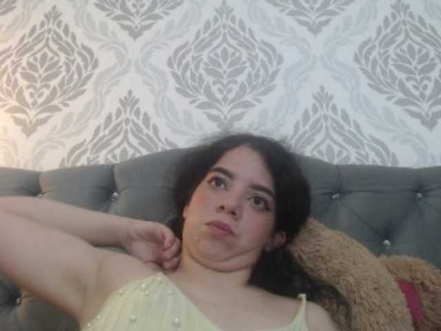 Live sex webcam photo for EmmaCowperr #290848466