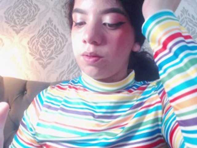 Live sex webcam photo for EmmaCowperr #290897166