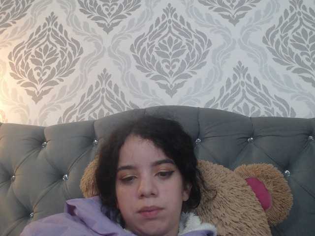 Live sex webcam photo for EmmaCowperr #290930095