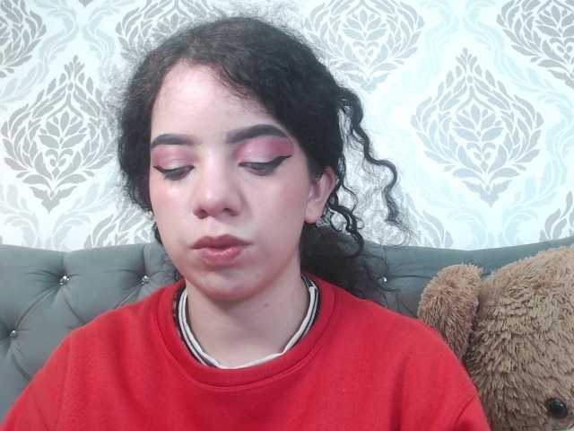 Live sex webcam photo for EmmaCowperr #290943589