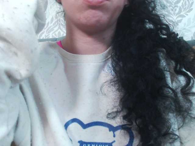 Live sex webcam photo for EmmaCowperr #290966309