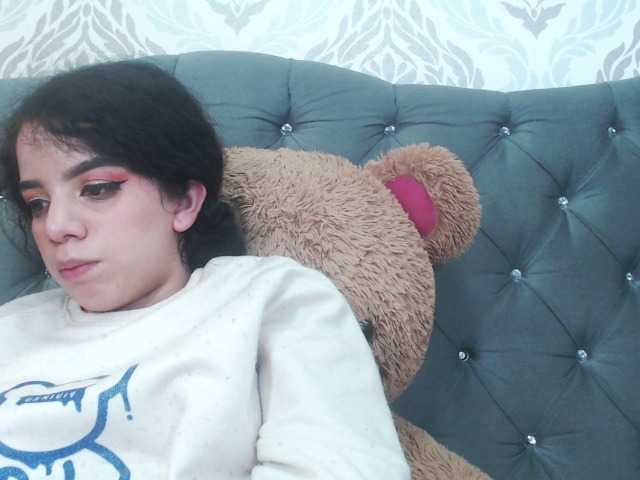 Live sex webcam photo for EmmaCowperr #290967759