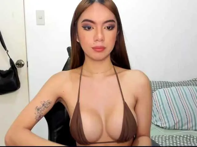 Live sex webcam photo for EmmaCoxx #291489263