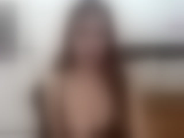 Live sex webcam photo for EmmaCoxx #292427565