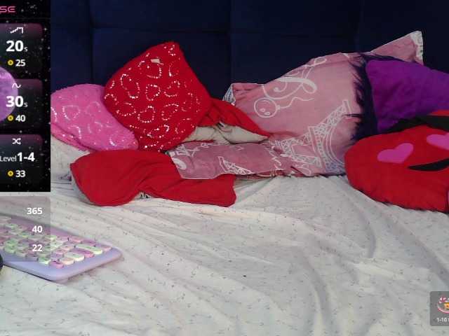 Live sex webcam photo for EmmaCoxx21 #290247644