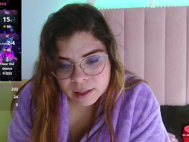 Live sex webcam photo for EmmaCoxx21 #290757209