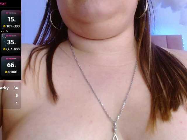 Live sex webcam photo for EmmaCoxx21 #290852223