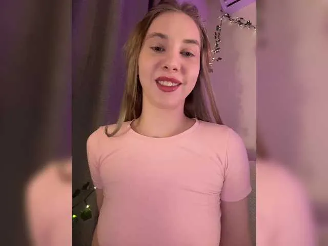 Live sex webcam photo for EmmaCrystall #290946423