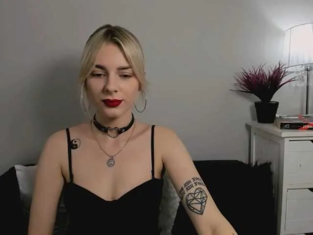 Live sex webcam photo for EmmaDaisy #276163030