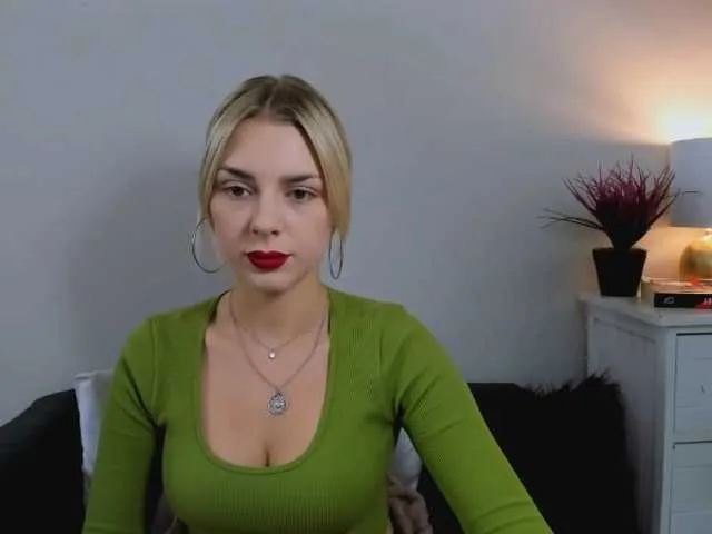 Live sex webcam photo for EmmaDaisy #276516027