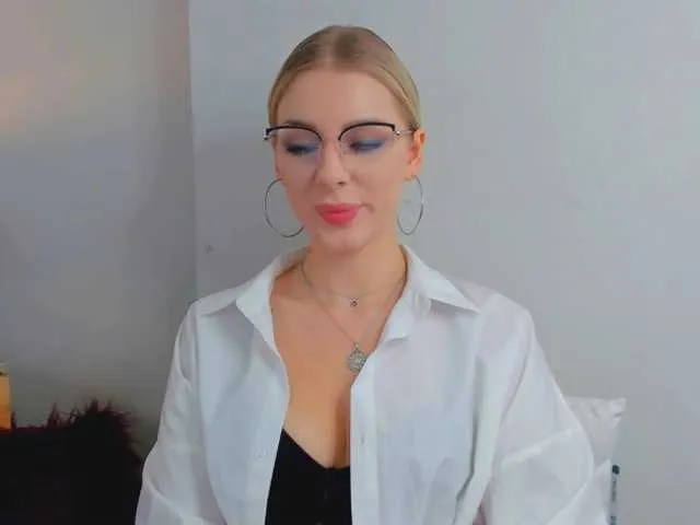 Live sex webcam photo for EmmaDaisy #276733748