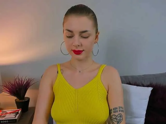 Live sex webcam photo for EmmaDaisy #277140540