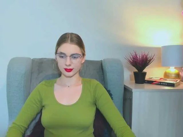 Live sex webcam photo for EmmaDaisy #277209809