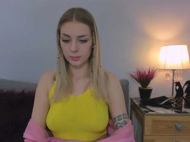 Live sex webcam photo for EmmaDaisy #277609936