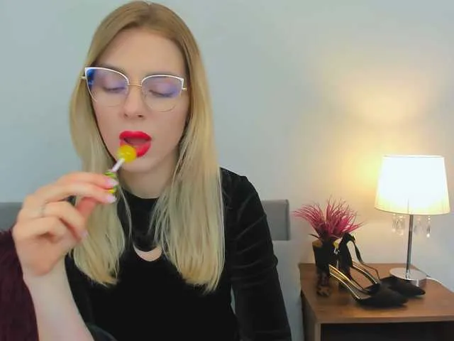 Live sex webcam photo for EmmaDaisy #277633017