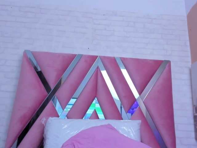 Live sex webcam photo for EmmaDaviss #275964330