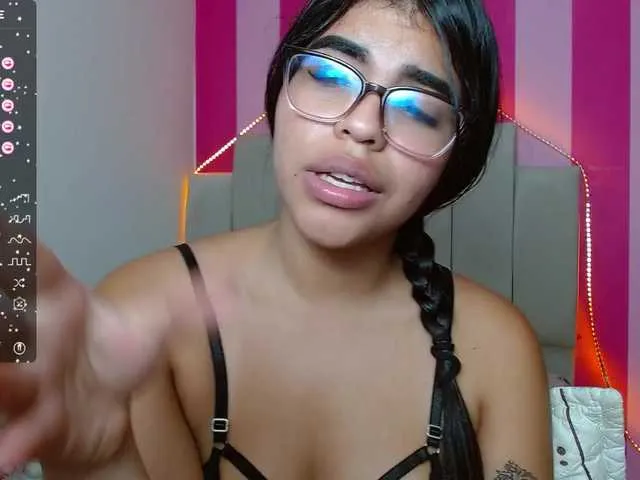 Live sex webcam photo for emmagoddess #276642861